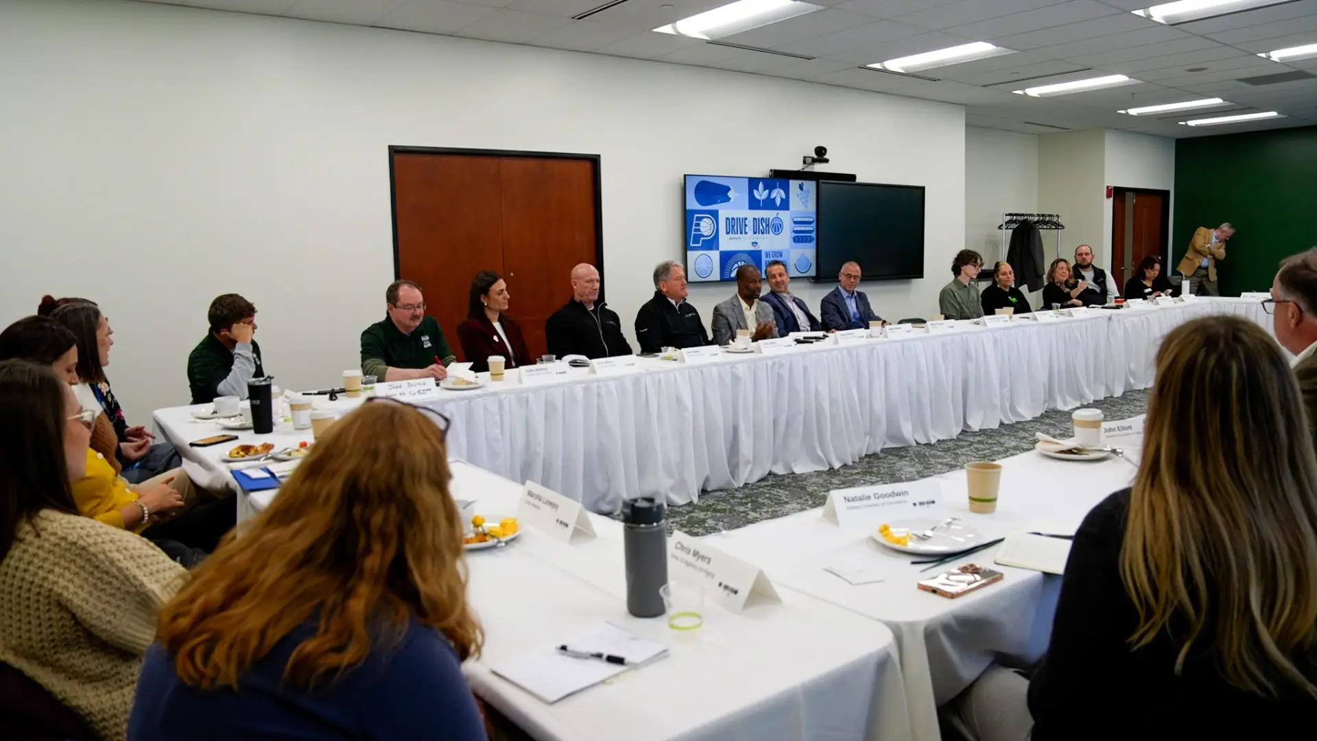 Pacers Foundation hosts Bloomington roundtable focused on addressing food insecurity